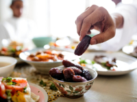 U SUSRET MUBAREK-MJESECU: Savjeti nutricioniste za pravilnu prehranu postača tokom ramazana