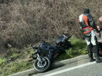 SAOBRAĆAJNA NESREĆA NA BRADINI: Sudar motora i automobila...