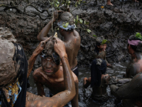 VJERUJU DA NA OVAJ NAČIN TJERAJU 'LOŠE DUHOVE': Tradicionalno kupanje u blatu na Baliju