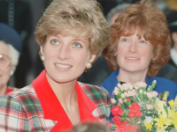 'OVO JE OKRUTNO I BEŠĆUTNO': Morbidna reklama s automobilom u kojem je poginula princeza Dajana zgrozila javnost (FOTO)