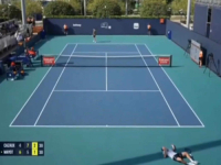 JEZIVE SCENE NA TERENU: Teniser pao u nesvijest (VIDEO)