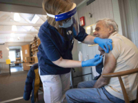 IMAMO REKORDERA: Ovaj muškarac je primio najviše vakcina protiv koronavirusa u svijetu