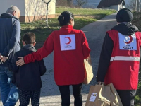 NEKIMA ĆE BITI DOSTAVLJENI NA KUĆNA VRATA: Turski Crveni polumjesec osigurao iftare i prehrambene pakete za više od 8.500 osoba u BiH