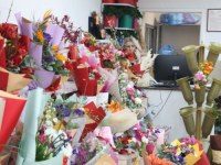 CVIJEĆE KAO DA RASTE U RAJSKIM VRTOVIMA: Ako planirate kupovinu buketa za 8. mart, valjda se štedili za ove cijene