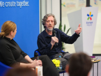 'SB' NA KNJIŽEVNOM SUSRETU U EUROPE HOUSE; SEMEZDIN MEHMEDINOVIĆ: 'Osjećam se dobro u Sarajevu, osjećam se kao domaći, ali malo i kao stranac'