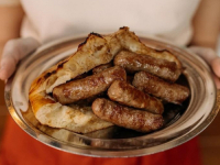 KO BRZO JEDE, EVO PRILIKE: U BiH organizuju takmičenje u brzom jedenju ćevapa - nagrada 500 KM