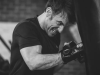 MACRON IZNENADIO NOVIM FOTOGRAFIJAMA: Stisnuti zubi, ubojit pogled, razorna desnica... - poruka Putinu?