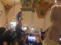 BROD LUĐAKA: Navijači Lazija okupili se u pivnici u kojoj je Hitler osnovao stranku, jedan uhapšen (VIDEO)