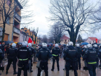DRAMA U PARLAMENTU, DRAMA ISPRED PARLAMENTA: Blokirane je prilaz zgradi i okolne ulice koje vode... (VIDEO)