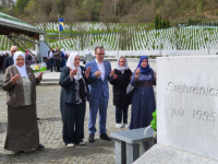 'NAŠA OBAVEZA KONSTANTNO GOVORITI O ŽRTVAMA I GONOCIDU NAD BOŠNJACIMA': U Memorijalnom centru Srebrenica obilježena 21. godišnjica od prve dženaze