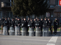 MUP KS PONOVO O NAVIJAČKIM NEREDIMA: Uhapšeno šest osoba zbog napada na policiju