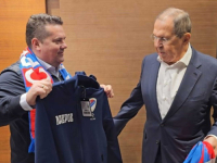 'BIO JE VEOMA ZADOVOLJAN': Stevandić uručio Lavrovu rođendanski poklon