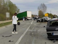 HOROR NA GRANIČNOM PRIJELAZU PREMA BiH: Kamion udario u dugu kolonu vozila, ekipe hitne pomoći na terenu