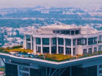 NI NA NEBU, NI NA ZEMLJI: Indijski milijarder izgradio luksuznu vilu na vrhu nebodera