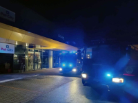 OKO DVA SATA IZA PONOĆI: Požar izbio u tržnom centru u Zvorniku