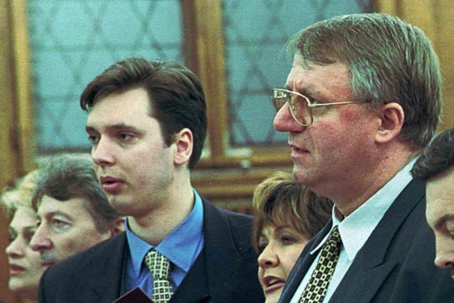 KRATKA HISTORIJA USELJAVANJA U DRŽAVNE GAJBE POD BOMBAMA: Bombardan za  Vučićev stan | Slobodna Bosna