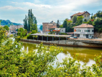 UŽASNO JUTRO U SARAJEVU: Iz Miljacke izvučeno beživotno tijelo žene i djeteta do 4 godine