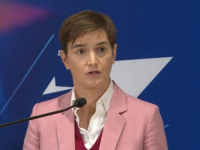 CORAXOV KUTAK: Bijeli dim je iznad Skupštine Srbije, Ana Brnabić je izgleda zakuhala...