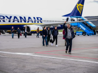 PRVI RYANAIROV AVION SLETIO U SARAJEVO: Iz Geteborga stigla 194 putnika (FOTO)