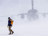 DUGE PO NEKOLIKO KILOMETARA:  Kako na ledene piste na Antarktici može sletjeti golemi Boeing Dreamliner – s običnim točkovima?