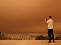 NESTVARNI PRIZORI: Nebo nad južnim krajevima Grčke obojeno u narandžastu boju (FOTO)