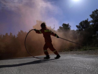 VELIKI POŽARI U GRČKOJ: Vatrogasci na izmaku snaga, ima povrijeđenih