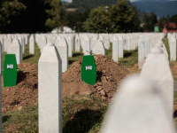 I MRTVI IM SMETAJU: Nepoznata osoba zemljom i travom isprljala nišane na groblju kod Kaknja