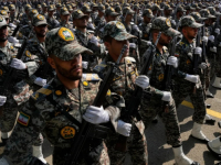 IMPRESIVNA PARADA: Iran pokazuje vojnu moć dok tenzije s Izraelom rastu (FOTO)