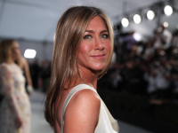 KAKO JE TO MOGUĆE: Jennifer Aniston izgleda sve mlađe, a mnogi se pitaju ima li to veze sa...