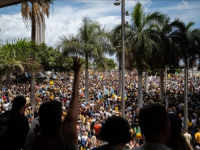 BURNO U ŠPANIJI: Hiljade ljudi marširalo protiv 'nekontrolisanog turizma' na Kanarskim ostrvima