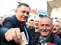MEDIJI IZ RS O DODIKOVOM 'NARODNOM MITINGU': 'Na takve skupove dolaze samo oni bliski režimu i oni koji su primorani da dođu...'