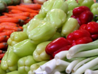 KUPOVATI ILI SADITI - PITANJE JE SAD: S ovim cijenama povrća šta se više isplati?