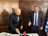 NIJE SATIRA, OZBILJNI SMO: Vlada Federacije proslavila prvi rođendan, tortu razrezali Nikšić i Ramo Isak (FOTO)