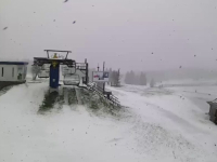 NEVRIJEME I U SLOVENIJI: Jaki udari vjetra, tuča i snijeg (FOTO)