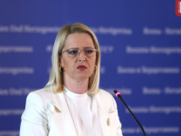 VUČIĆEV JAVNI SERVIS S PONOSOM IZVJEŠTAVA: Novaković Bursać i Borenović glasali protiv prijema Kosova...