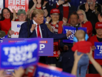 ZAKUHALO SE: Trump ispred Bidena u ključnim saveznim državama