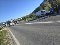 OBUSTAVLJEN SAOBRAĆAJ NA M-17: Težak udes kod Maglaja, dvije osobe povrijeđene
