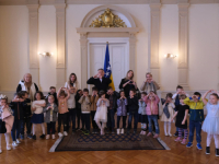 POVODOM DANA GRADA SARAJEVA: Mališani iz vrtića 'Lastavica' posjetili Predsjedništvo BiH, domaćin im bio Željko Komšić