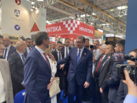VUČIĆEVO OBRAĆANJE U MOSTARU: 'Pričamo i družimo se, a onda gledamo ko će koga za gušu'