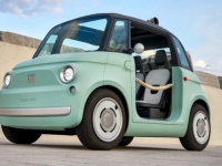 ITALIJANSKA POLICIJA ZAPLIJENILA DESETKE FIATOVIH VOZILA: Nastavlja se borba Giorgije Meloni i proizvođača automobila. 