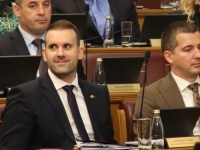 KUHA U CRNOJ GORI: Iz DNP-a poručuju da je Spajićev stav o rezoluciji o Srebrenici doveo u pitanje podršku aktuelnoj vladi