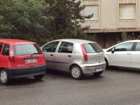 ZAUSTAVILI GA KASNO IZA PONOĆI: U Sarajevu oduzet Fiat Punto kod višestrukog povratnika, dug do 2.000 KM