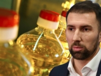 DOK PENZIONERI RAZMIŠLJAJU O OPRAVDANIM PROTESTIMA: Ministar Adnan Delić im 'nudi' jestivo ulje po povoljnoj cijeni