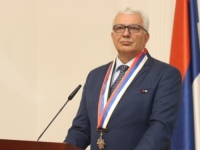 MANDIĆ BIJESAN NAKON USVAJANJA REZOLUCIJE O SREBRENICI: 'Vratićemo trobojku i srpski jezik'
