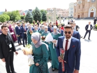 NAKON 80 GODINA: Svečano u Banskom dvoru, ispraćena generacija maturanata banjalučke Medrese