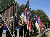 DOK EVROPA SLAVI POBJEDU NAD FAŠIZMOM: Četnici se uz fotografije agresora Putina i ratnog zločinca Mladića na...