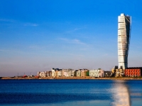 MI GA JOŠ UVIJEK BACAMO PO ULICAMA: Stanari futurističkog nebodera griju se na vlastiti otpad