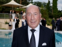 DOBROTA GA JE SKUPO KOŠTALA: Vlasnik Müllera usvojio troje odraslih ljudi koji od njega sada traže stotine miliona