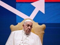 PAPA FRANJO O DEMOGRAFSKOJ KRIZI: 'Ne fali nam pasa i mačaka, već djece, vlade moraju...'