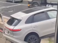 SAOBRAĆAJNA NESREĆA NA BRADINI: Skupocjeni Porsche sletio s ceste (VIDEO)